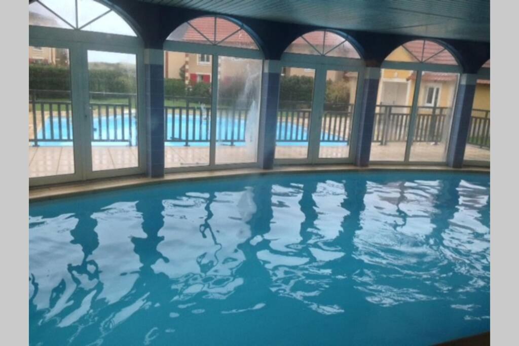 VILLA CATHY DUPLEX PLEIN SUD VUE PORT avec PISCINE INTERIEURE CHAUFFÉE Dives-sur-Mer Extérieur photo